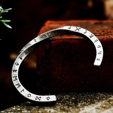 Bracelet Runes Viking